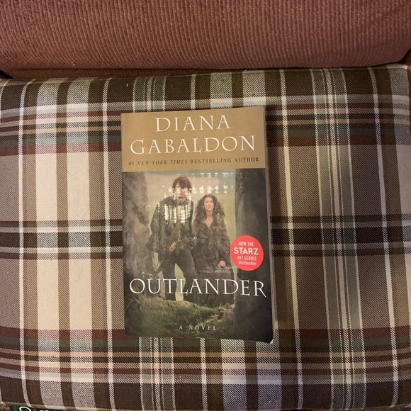 Insomnia and Outlander book bundle - Picture 4 of 9